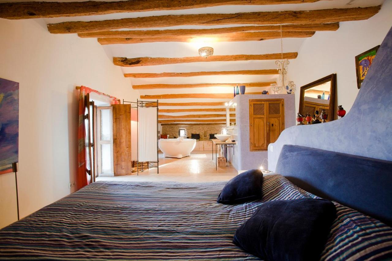 Cal Pau Cruset Guest House Torrellas de Foix Exterior photo